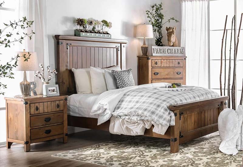 Giường gỗ được tận dụng tối đa khi trang trí phòng ngủ mang phong cách đồng quê